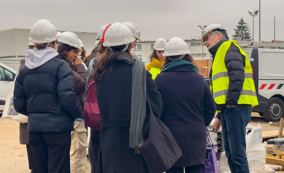 étudiants visitant un chantier